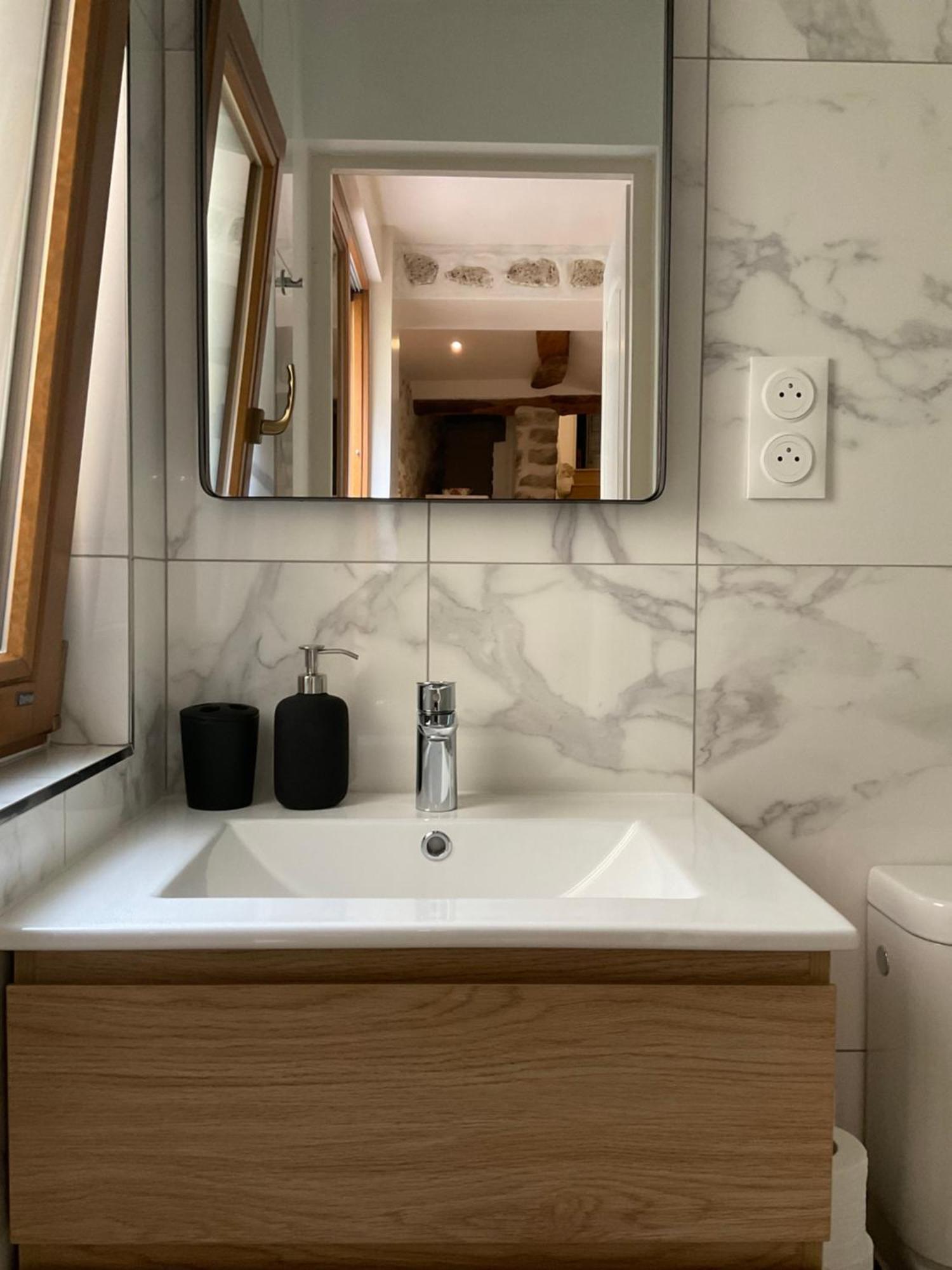 Zofia Appartements - Appartement Avec Cour Privee #1 Мустье-Сент-Мари Экстерьер фото