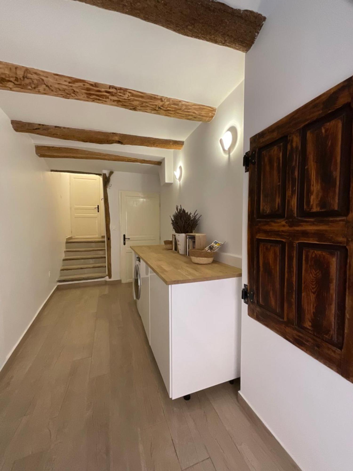 Zofia Appartements - Appartement Avec Cour Privee #1 Мустье-Сент-Мари Экстерьер фото